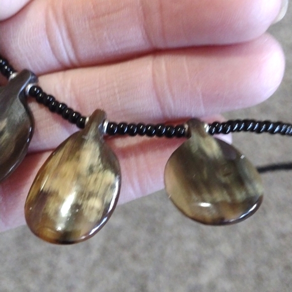 HANDMADE COW HORN BEADED BLACK SEED BEADED BARREL CLASP 19" NECKLACE - Picture 7 of 11